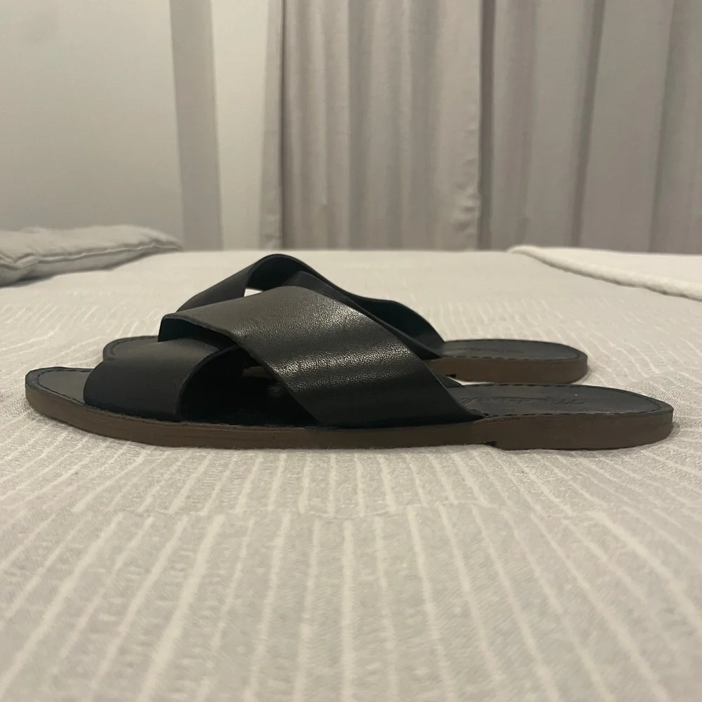 Madewell Black Leather Criss-Cross Sandals, Size 7 - Picture 7 of 10